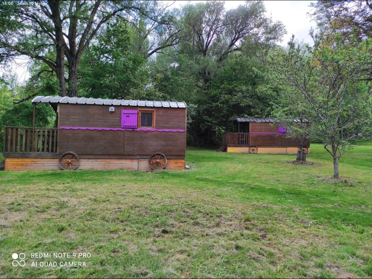 Camping, Hotel De Plein Air Les Cariamas Шатору-лез-Альп Экстерьер фото
