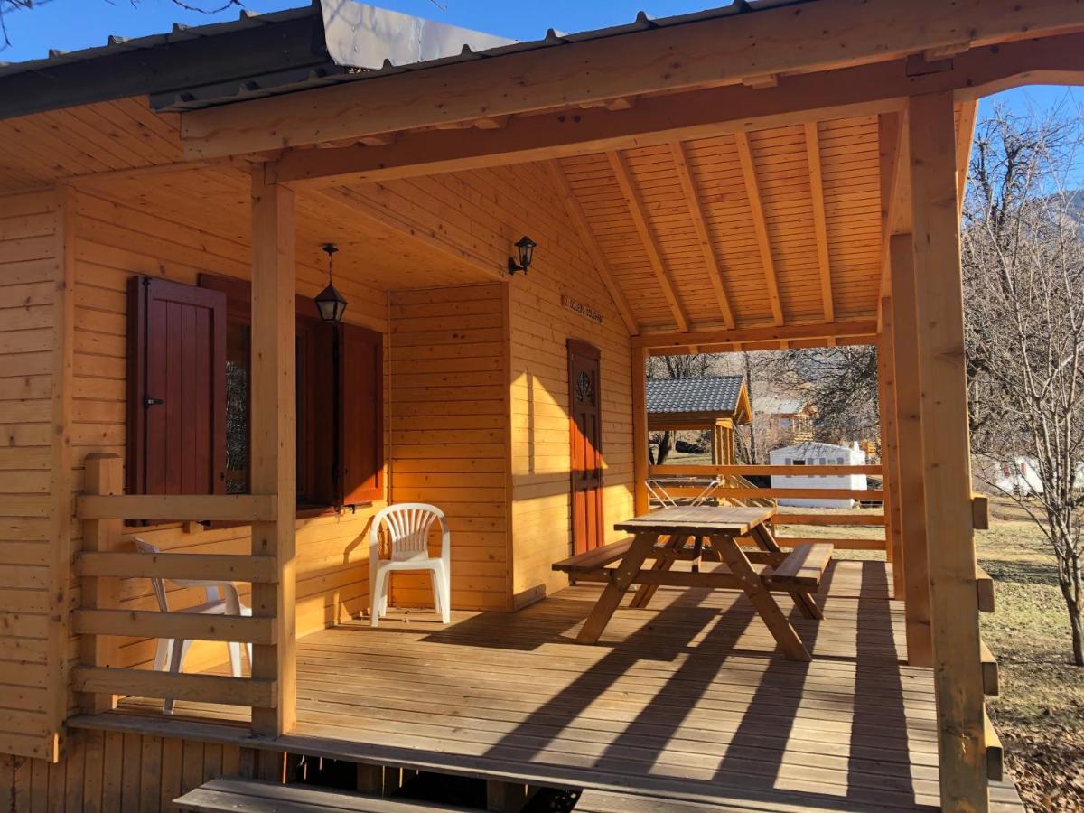 Camping, Hotel De Plein Air Les Cariamas Шатору-лез-Альп Экстерьер фото