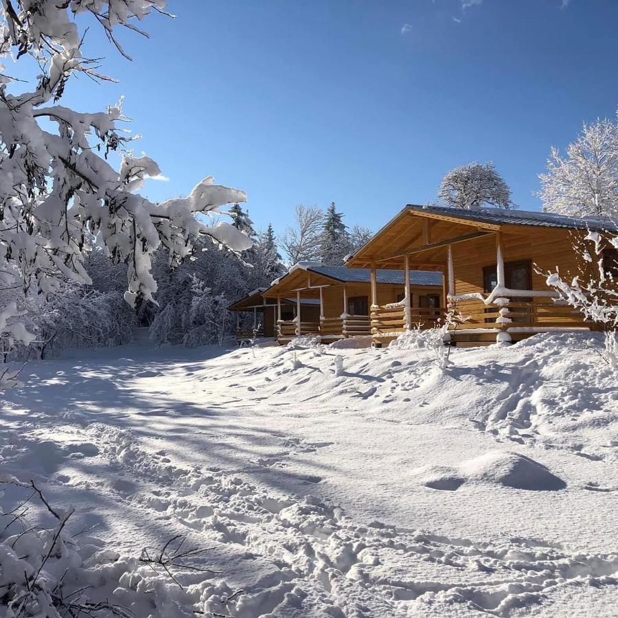 Camping, Hotel De Plein Air Les Cariamas Шатору-лез-Альп Экстерьер фото