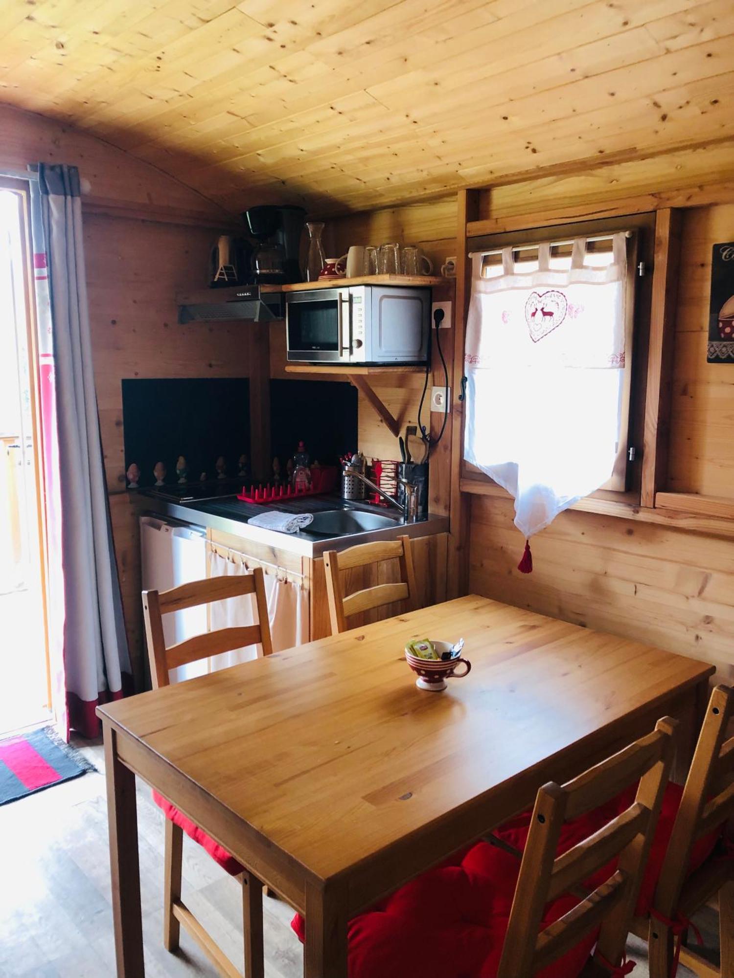 Camping, Hotel De Plein Air Les Cariamas Шатору-лез-Альп Экстерьер фото