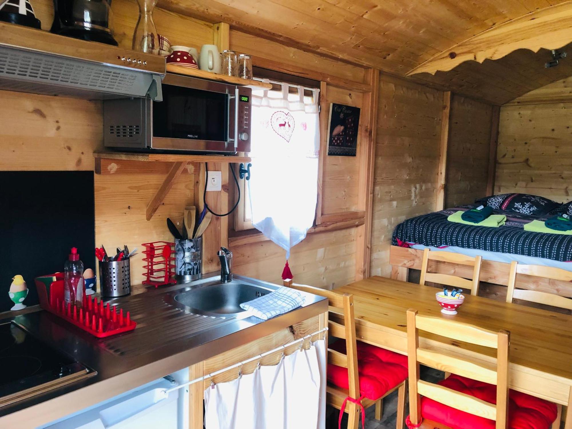 Camping, Hotel De Plein Air Les Cariamas Шатору-лез-Альп Экстерьер фото