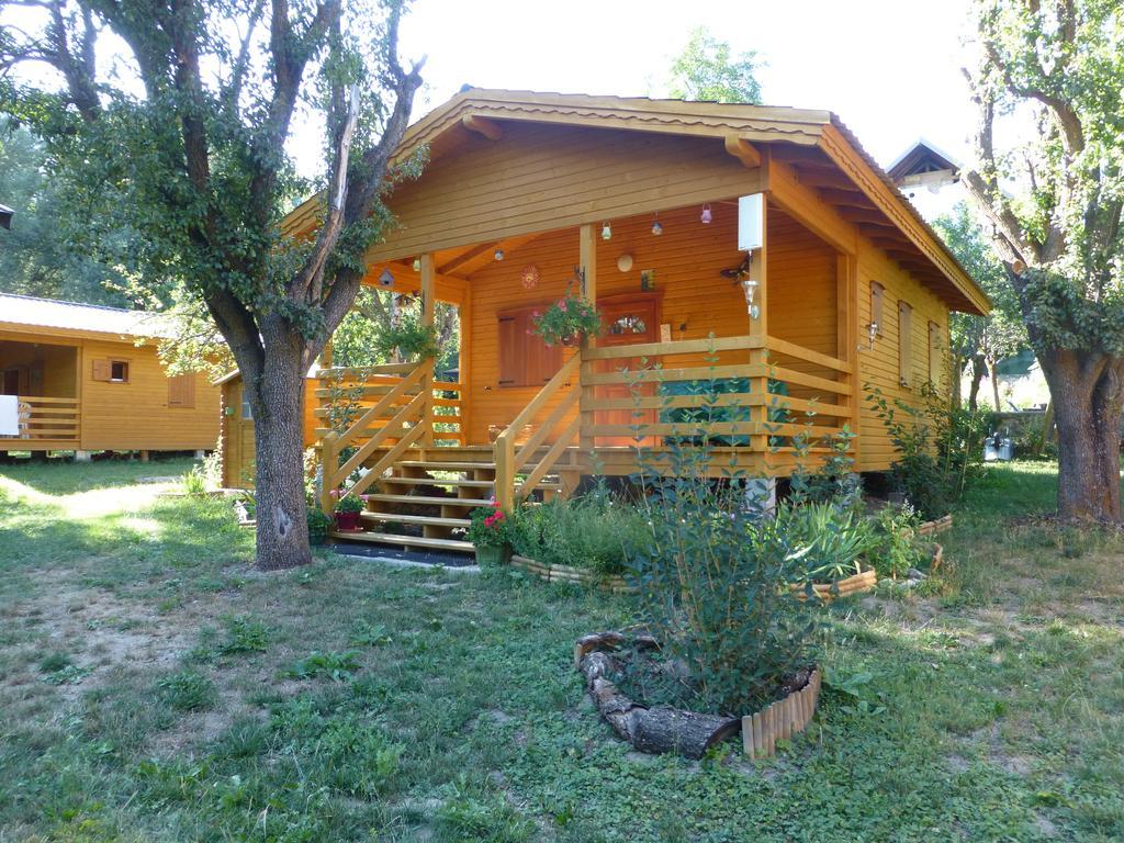 Camping, Hotel De Plein Air Les Cariamas Шатору-лез-Альп Экстерьер фото
