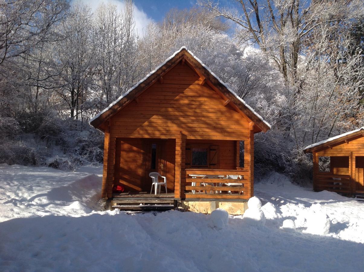 Camping, Hotel De Plein Air Les Cariamas Шатору-лез-Альп Экстерьер фото