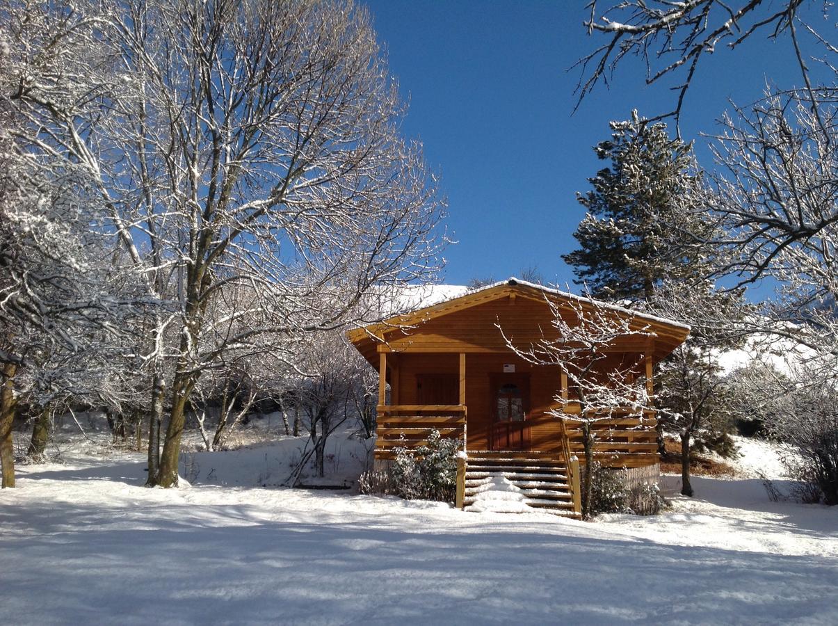 Camping, Hotel De Plein Air Les Cariamas Шатору-лез-Альп Экстерьер фото