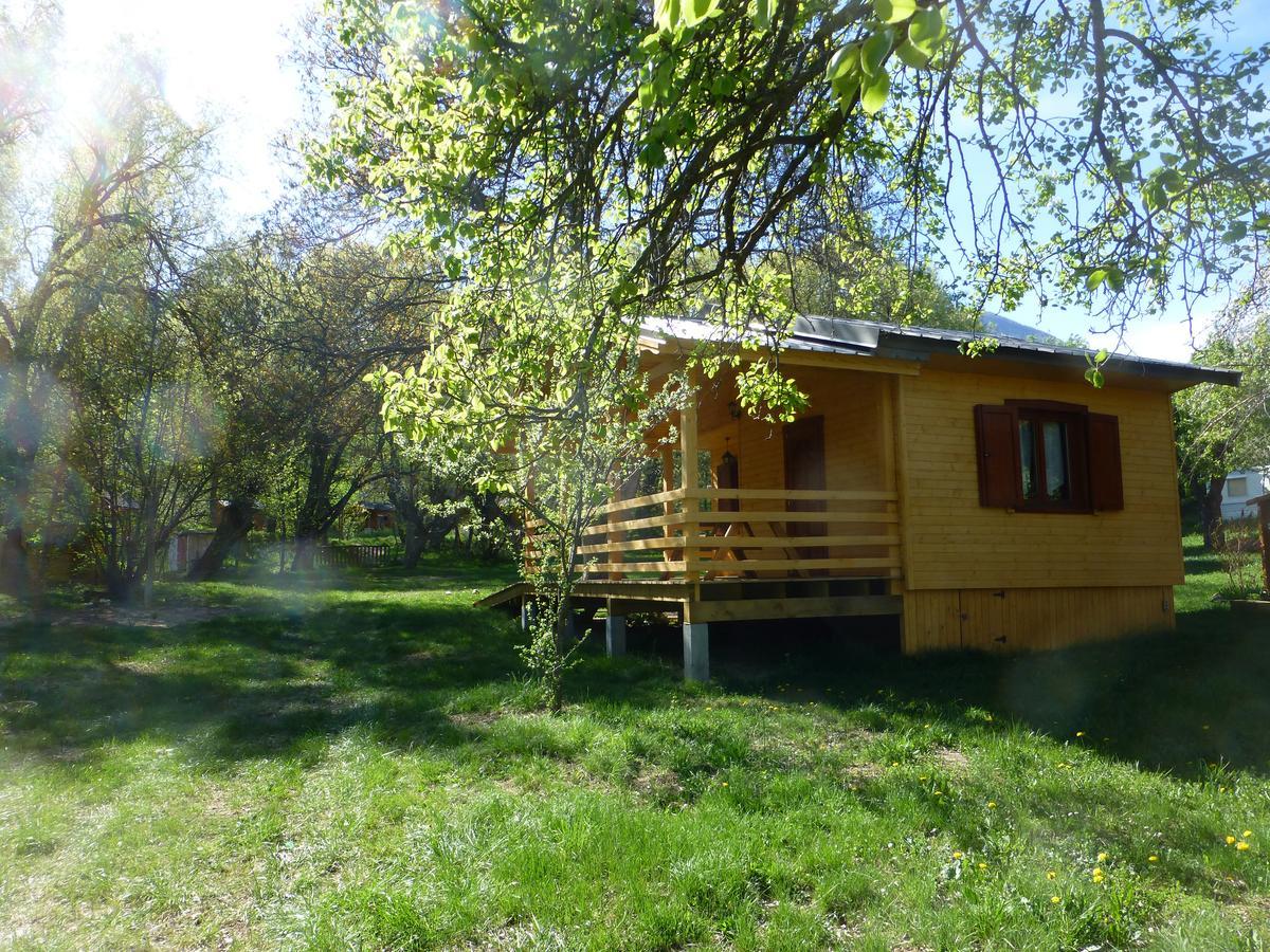 Camping, Hotel De Plein Air Les Cariamas Шатору-лез-Альп Экстерьер фото